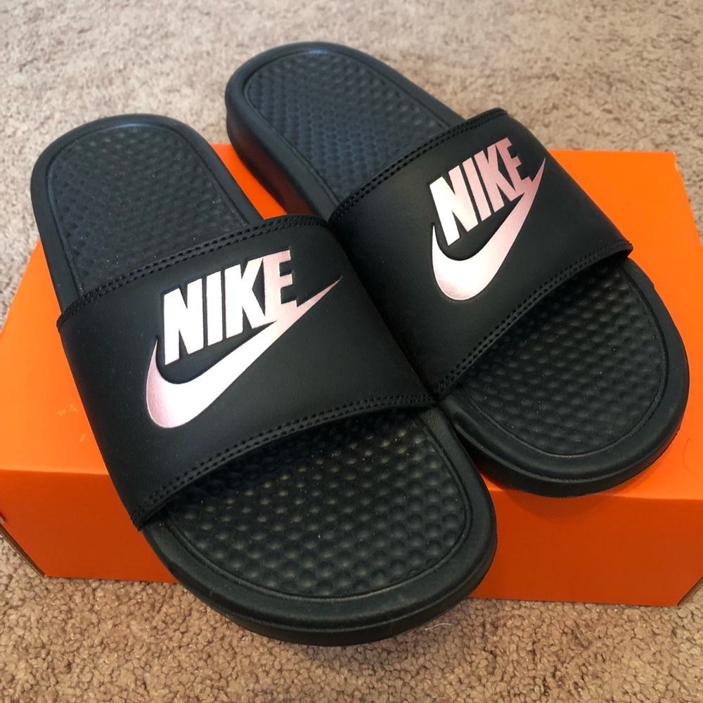 NWOT Nike Benassi Slides
